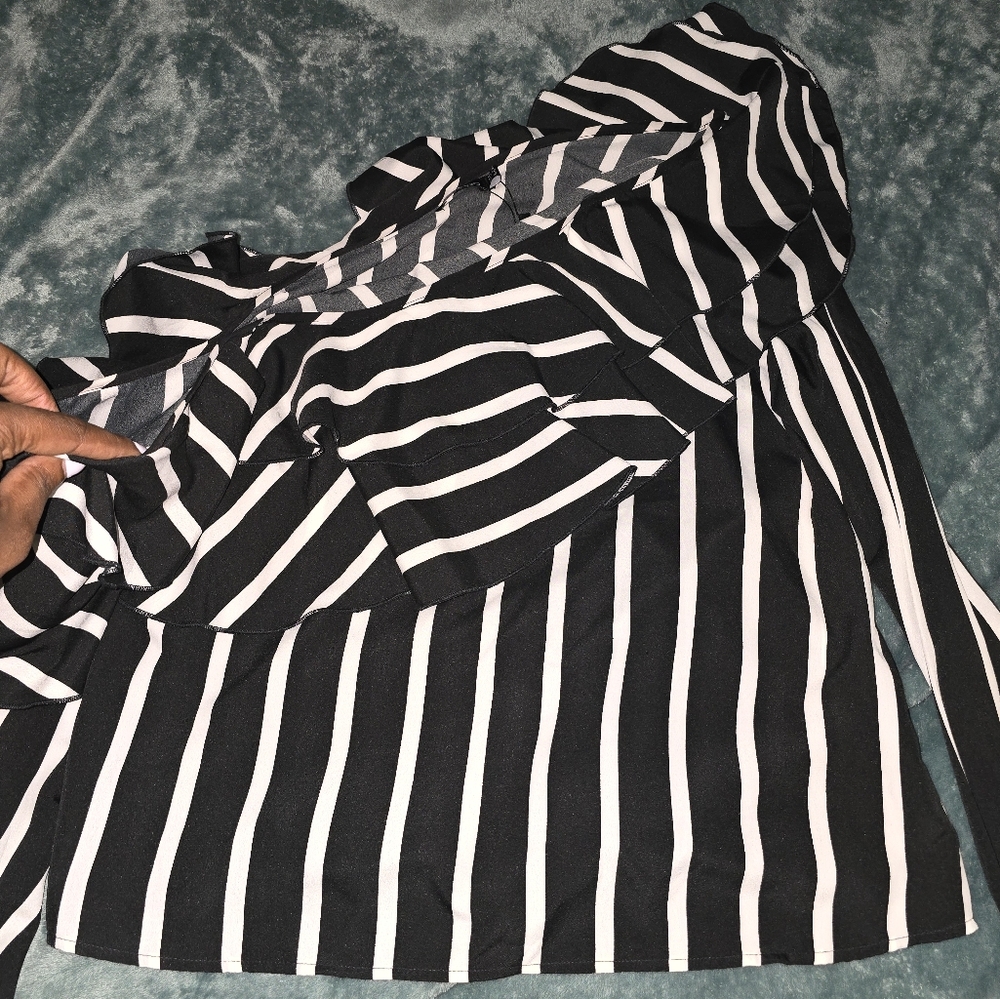 One shoulder shirt